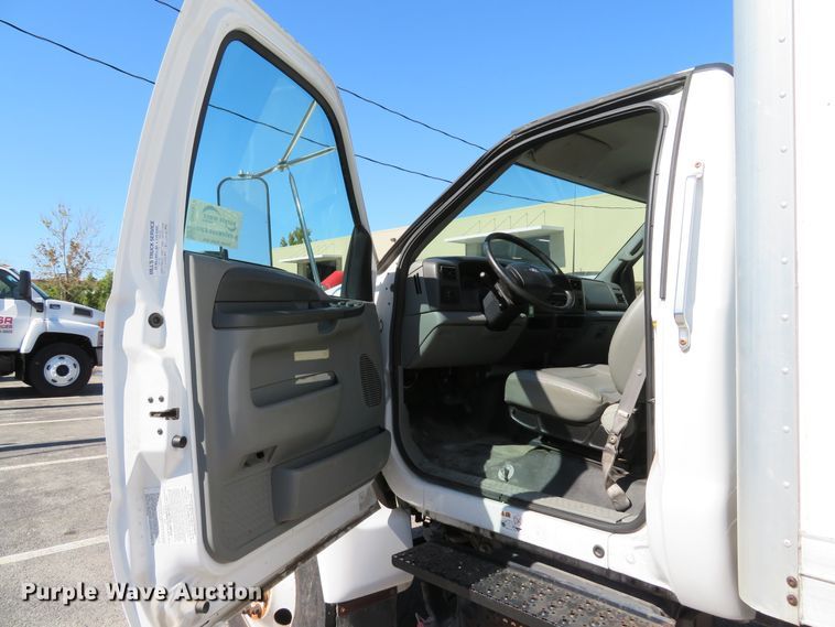 image for item DH1612 2006 Ford F750 Super Duty XLT box truck