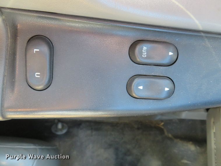 image for item DH1612 2006 Ford F750 Super Duty XLT box truck