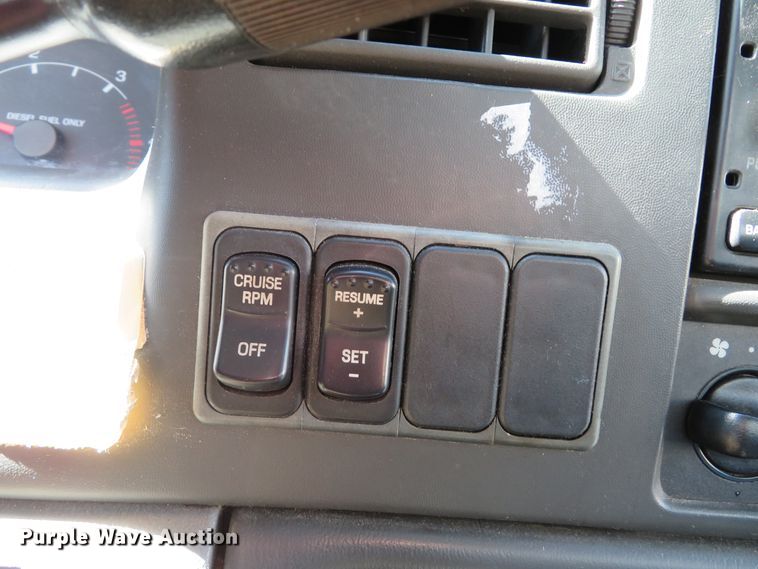 image for item DH1612 2006 Ford F750 Super Duty XLT box truck