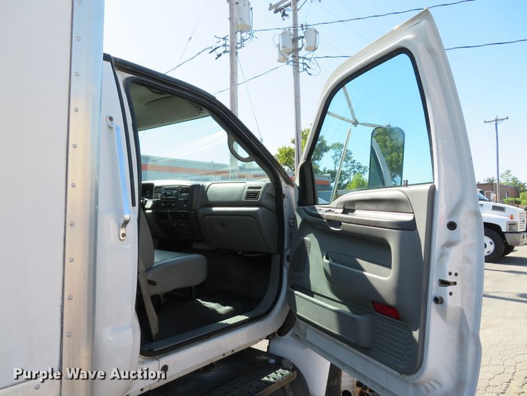 image for item DH1612 2006 Ford F750 Super Duty XLT box truck