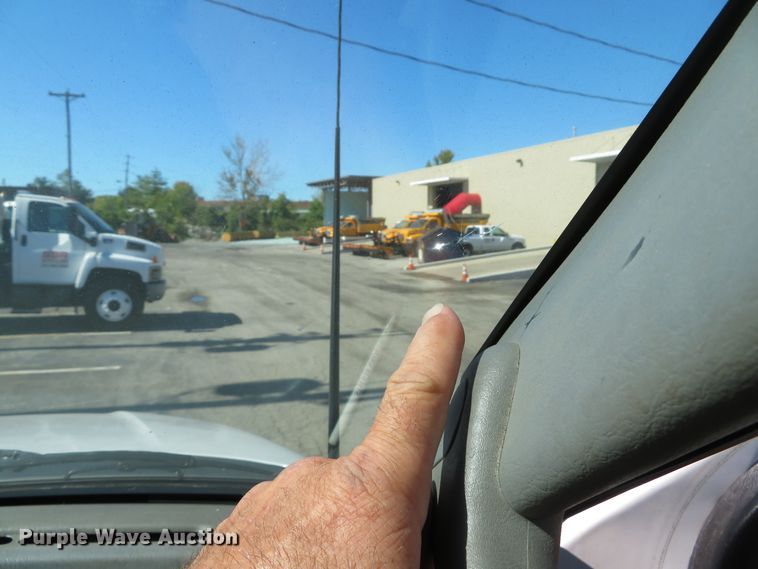 image for item DH1612 2006 Ford F750 Super Duty XLT box truck