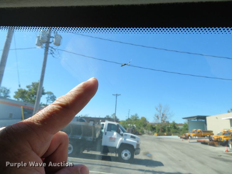 image for item DH1612 2006 Ford F750 Super Duty XLT box truck