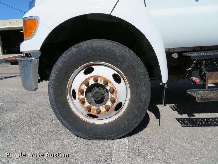 image for item DH1612 2006 Ford F750 Super Duty XLT box truck