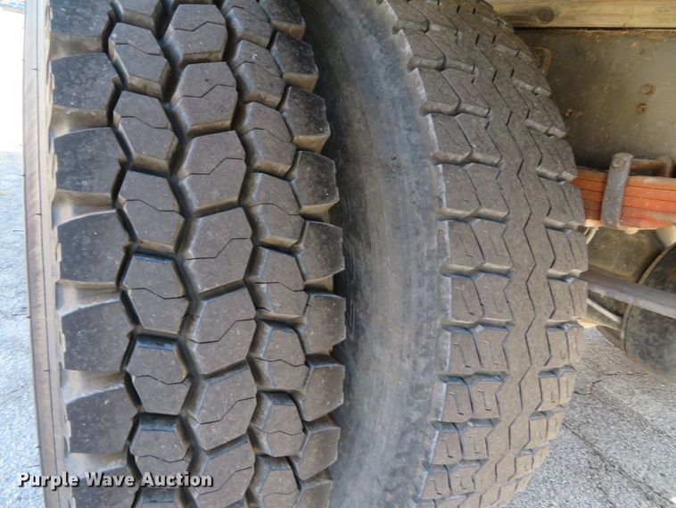 image for item DH1612 2006 Ford F750 Super Duty XLT box truck