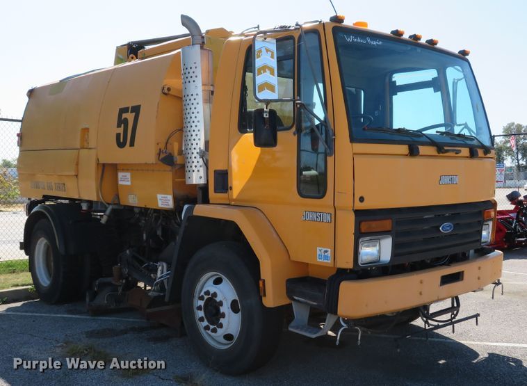 image for item DH1616 1997 Ford CF8000 street sweeper truck