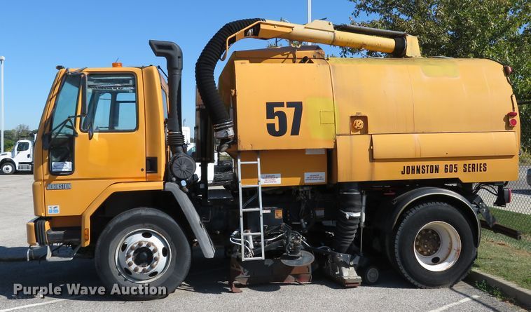image for item DH1616 1997 Ford CF8000 street sweeper truck