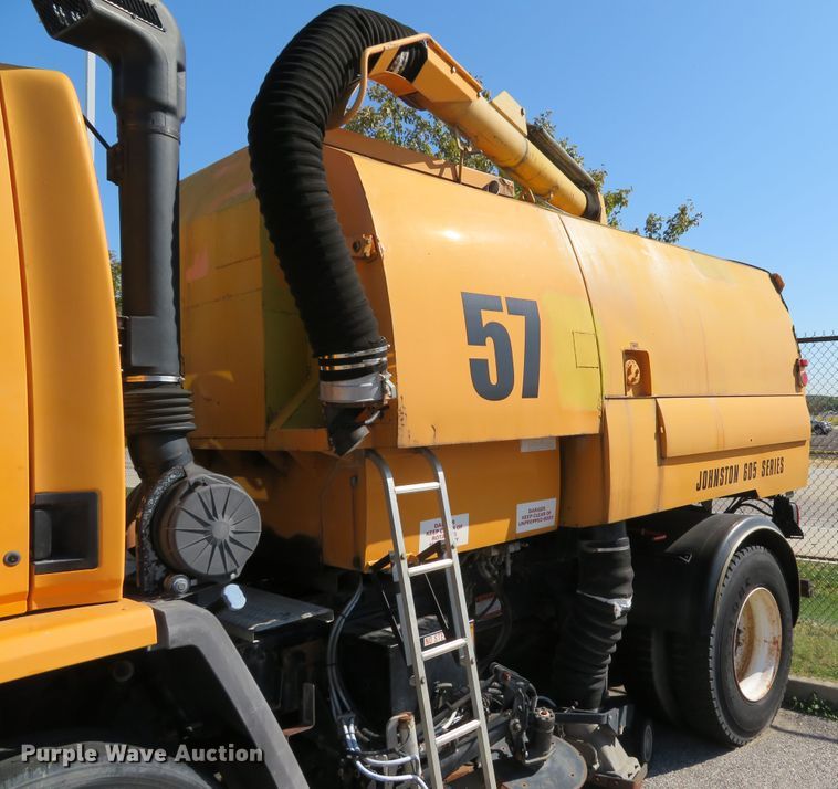 image for item DH1616 1997 Ford CF8000 street sweeper truck