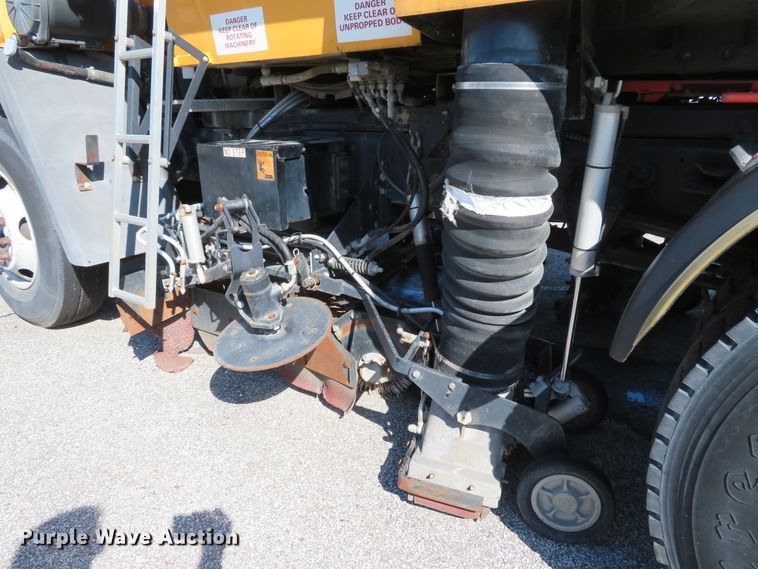 image for item DH1616 1997 Ford CF8000 street sweeper truck