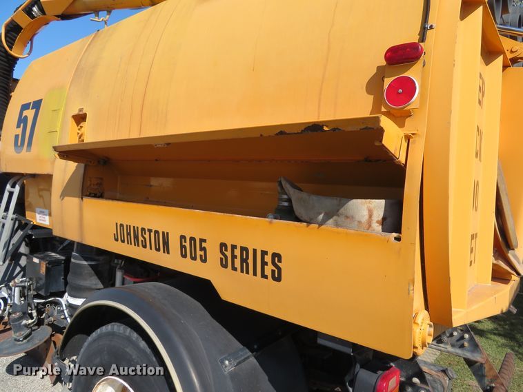 image for item DH1616 1997 Ford CF8000 street sweeper truck