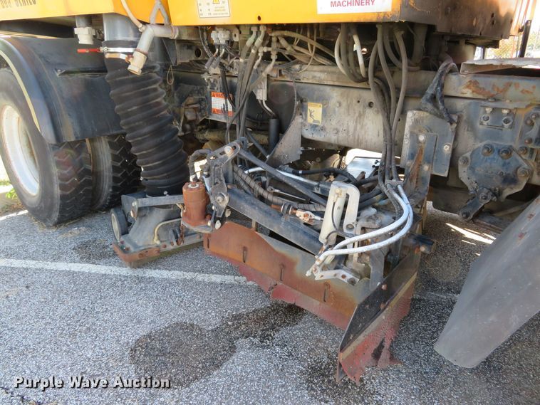 image for item DH1616 1997 Ford CF8000 street sweeper truck