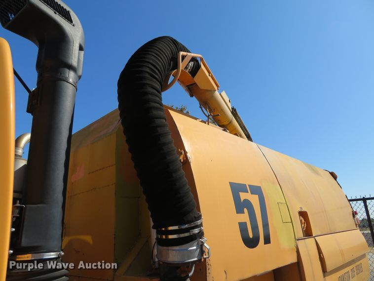 image for item DH1616 1997 Ford CF8000 street sweeper truck