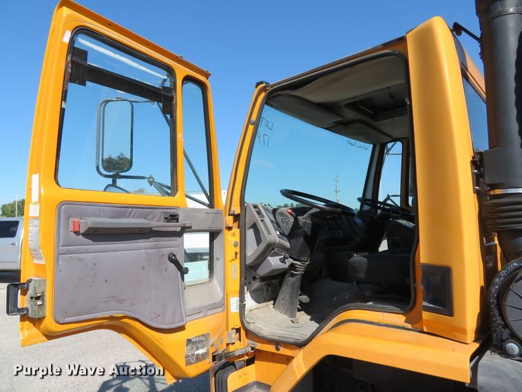 image for item DH1616 1997 Ford CF8000 street sweeper truck