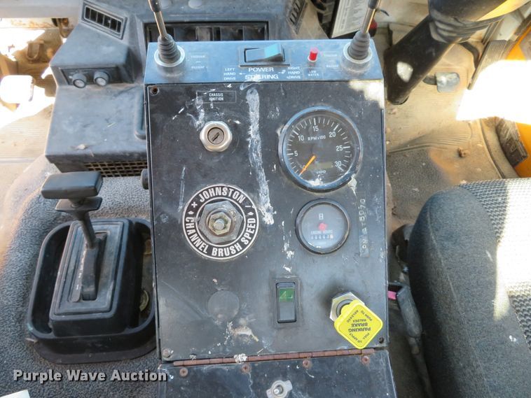 image for item DH1616 1997 Ford CF8000 street sweeper truck