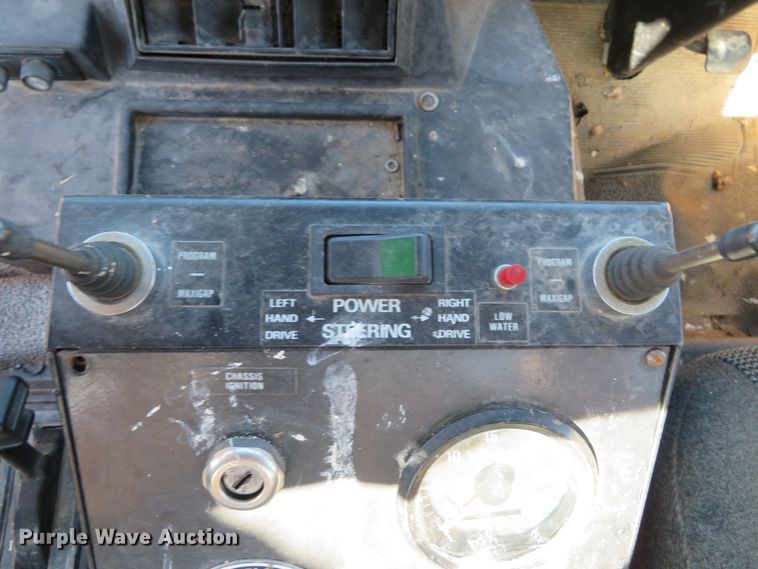 image for item DH1616 1997 Ford CF8000 street sweeper truck