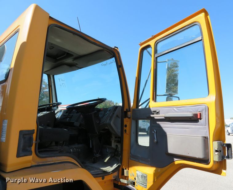 image for item DH1616 1997 Ford CF8000 street sweeper truck