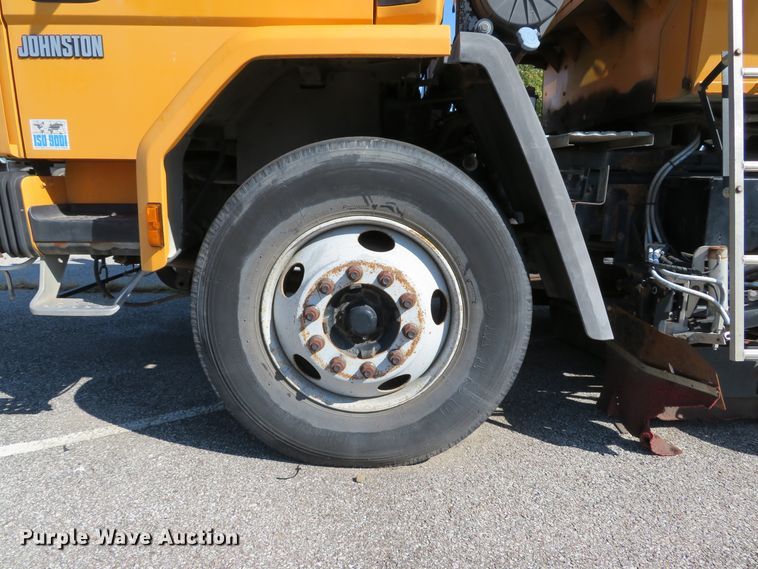 image for item DH1616 1997 Ford CF8000 street sweeper truck