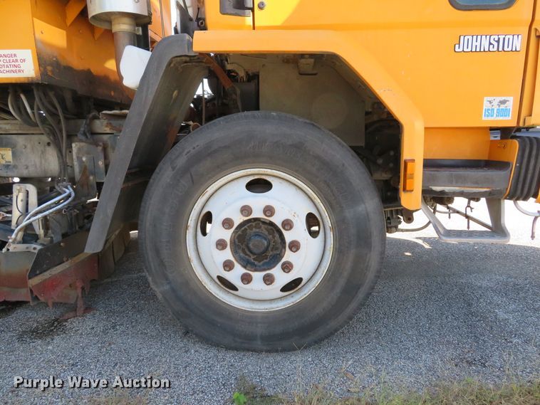 image for item DH1616 1997 Ford CF8000 street sweeper truck