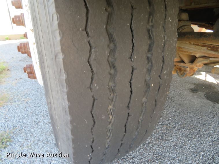 image for item DH1616 1997 Ford CF8000 street sweeper truck