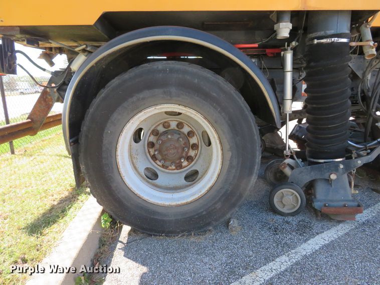 image for item DH1616 1997 Ford CF8000 street sweeper truck