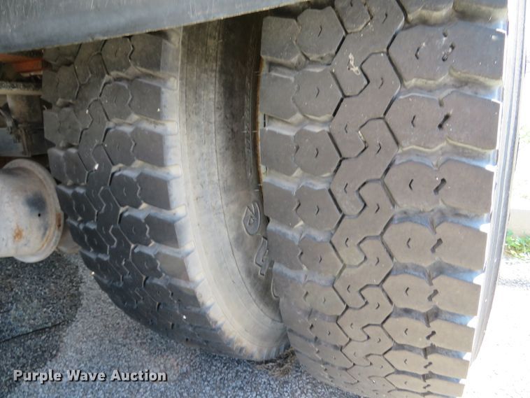 image for item DH1616 1997 Ford CF8000 street sweeper truck