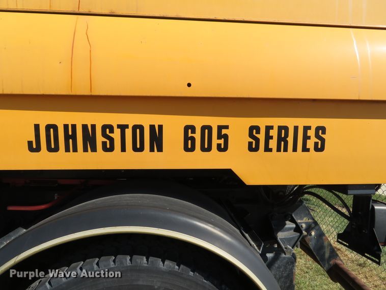 image for item DH1616 1997 Ford CF8000 street sweeper truck