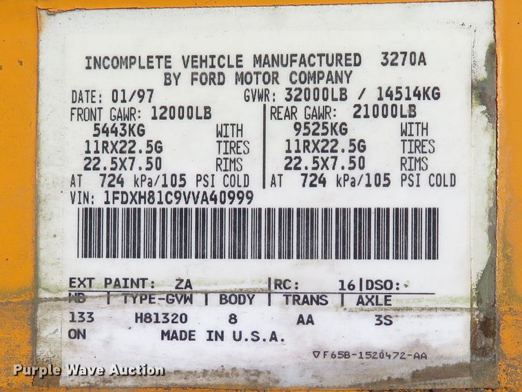 image for item DH1616 1997 Ford CF8000 street sweeper truck