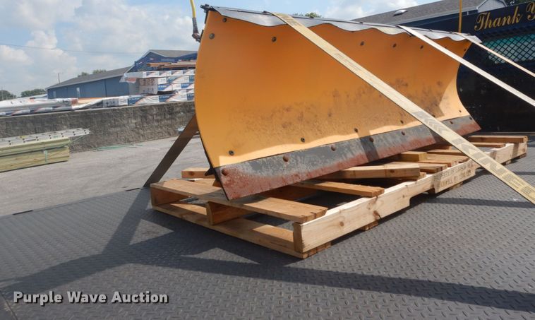 image for item DH2089 2006 Chevrolet W4500 dump flatbed truck