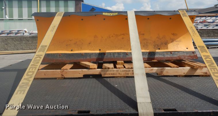 image for item DH2089 2006 Chevrolet W4500 dump flatbed truck