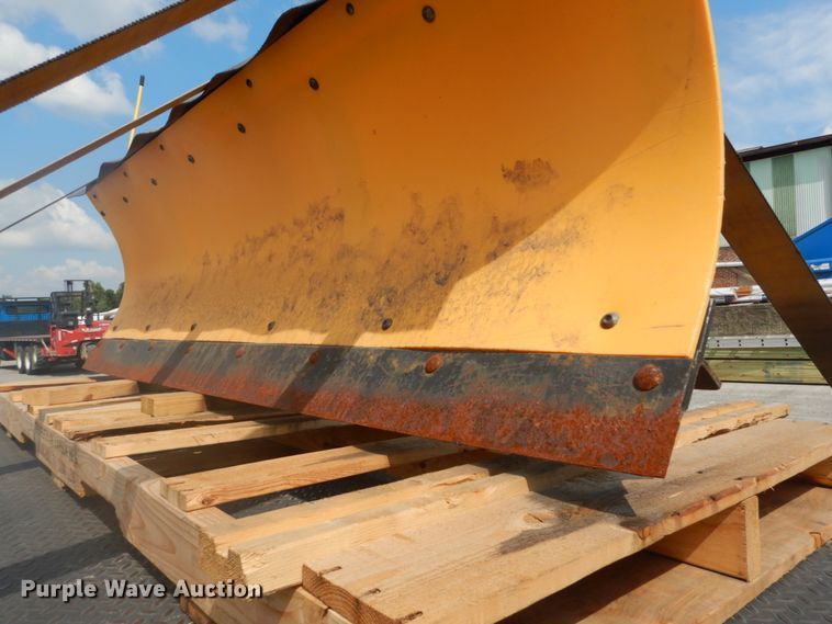 image for item DH2089 2006 Chevrolet W4500 dump flatbed truck