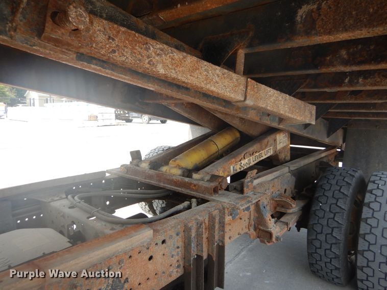 image for item DH2089 2006 Chevrolet W4500 dump flatbed truck