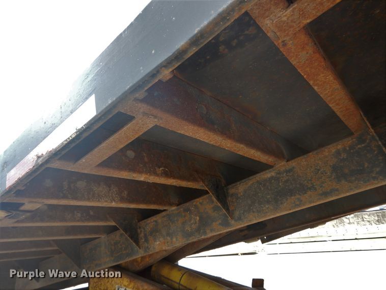 image for item DH2089 2006 Chevrolet W4500 dump flatbed truck