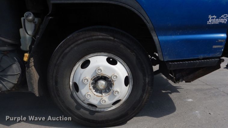 image for item DH2089 2006 Chevrolet W4500 dump flatbed truck