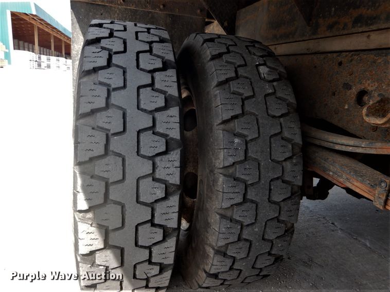 image for item DH2089 2006 Chevrolet W4500 dump flatbed truck