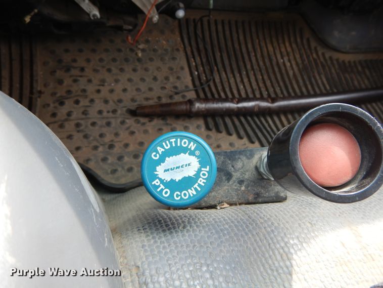 image for item DH2090 2006 Chevrolet W4500 dump flatbed truck