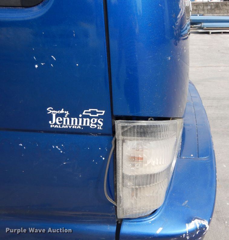 image for item DH2090 2006 Chevrolet W4500 dump flatbed truck