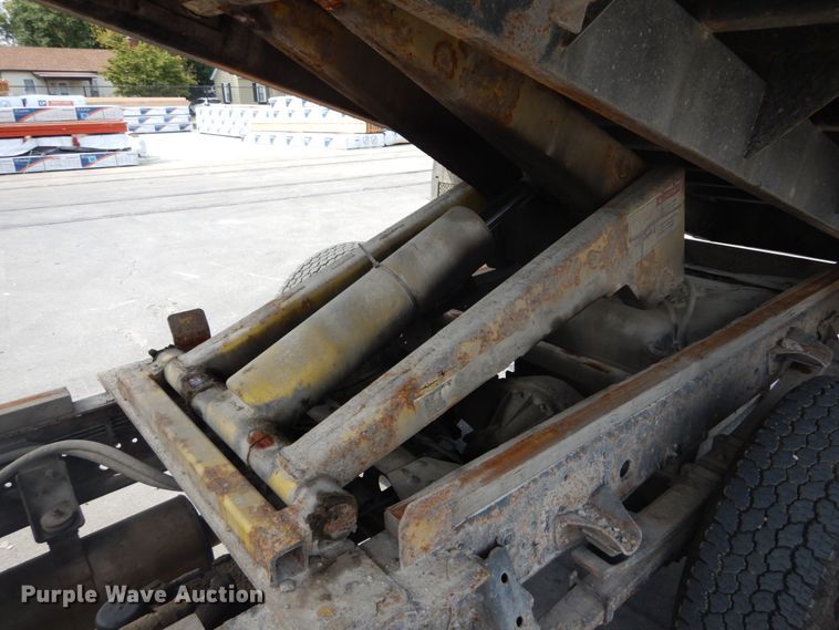 image for item DH2090 2006 Chevrolet W4500 dump flatbed truck