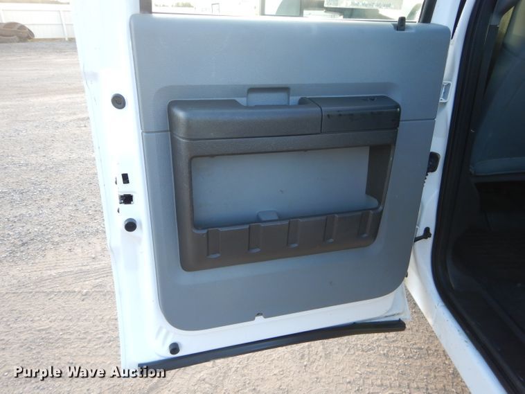 image for item DH2593 2013 Ford F450 Super Duty Crew Cab truck cab and chassis