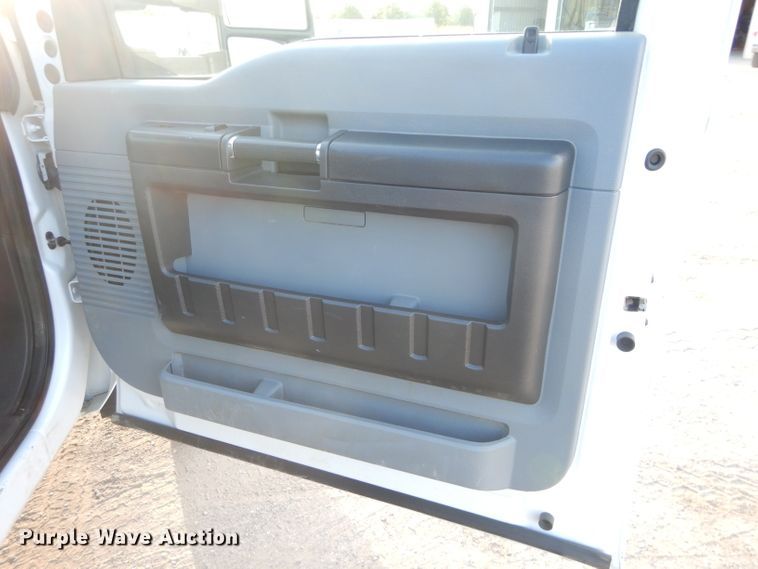 image for item DH2593 2013 Ford F450 Super Duty Crew Cab truck cab and chassis