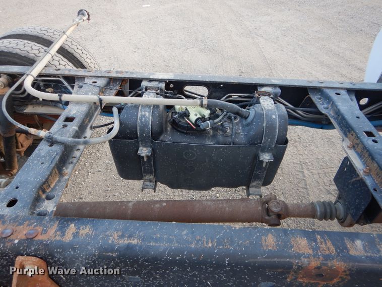 image for item DH2593 2013 Ford F450 Super Duty Crew Cab truck cab and chassis