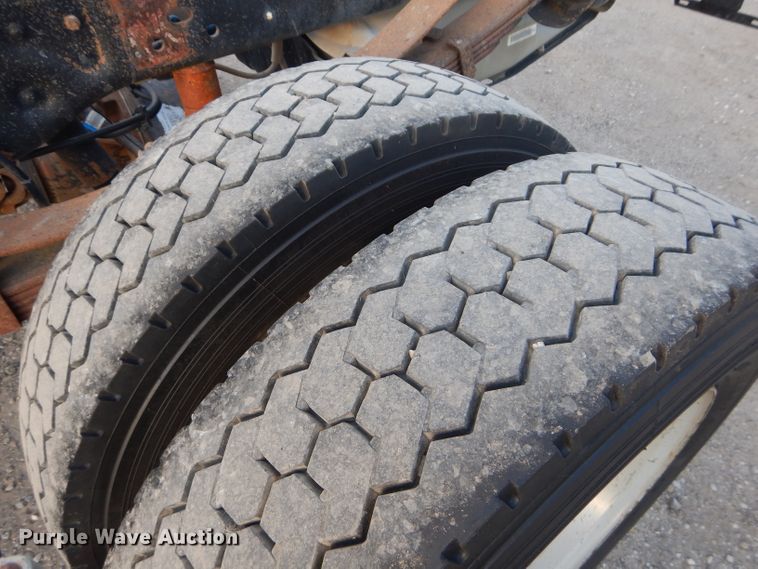 image for item DH2593 2013 Ford F450 Super Duty Crew Cab truck cab and chassis