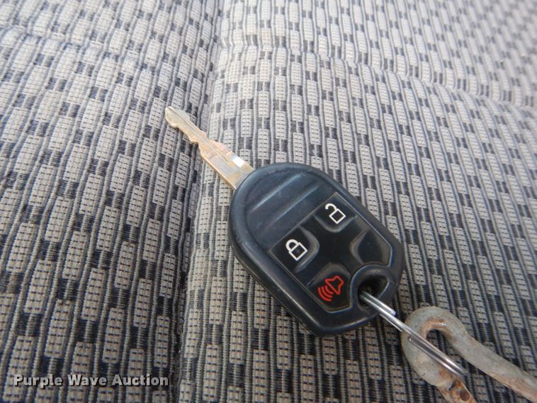 image for item DH2593 2013 Ford F450 Super Duty Crew Cab truck cab and chassis