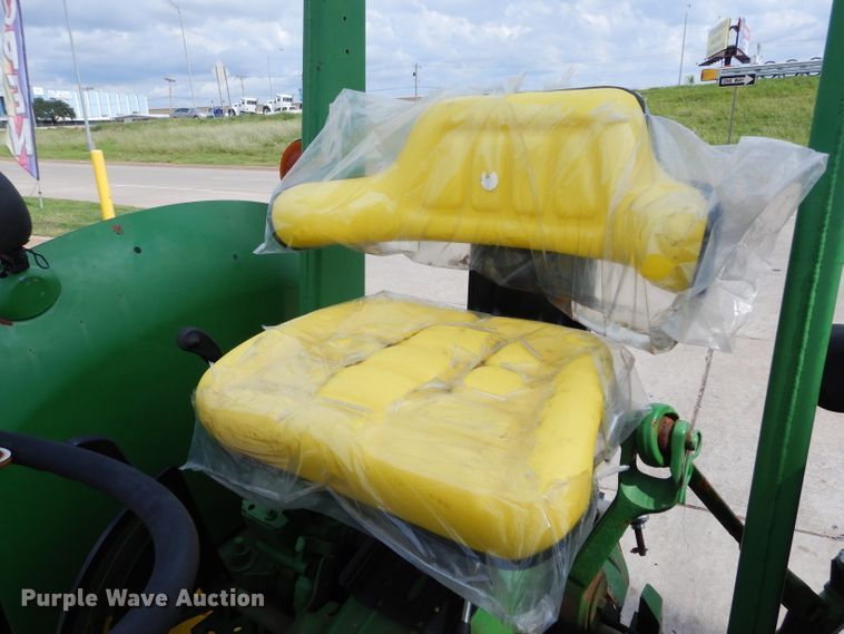 image for item DH3601 1978 John Deere 2440 tractor