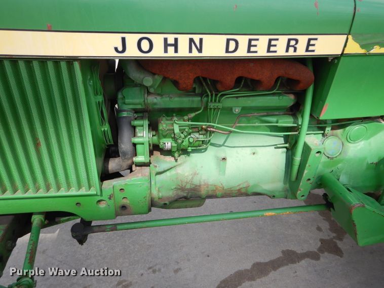 image for item DH3601 1978 John Deere 2440 tractor
