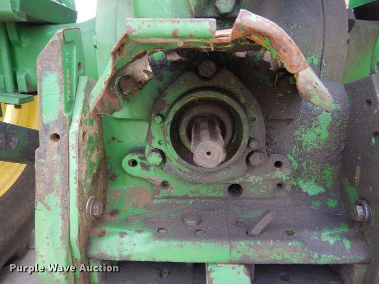 image for item DH3601 1978 John Deere 2440 tractor