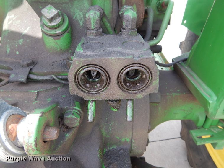 image for item DH3601 1978 John Deere 2440 tractor