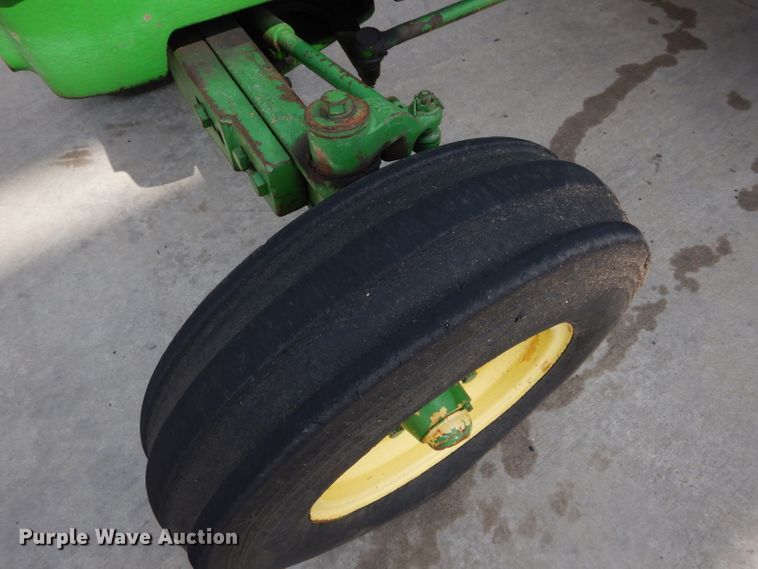image for item DH3601 1978 John Deere 2440 tractor