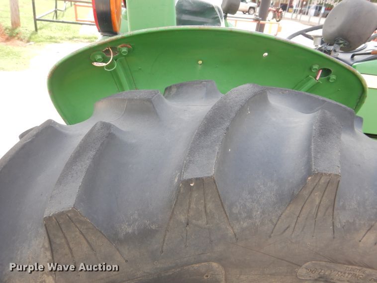 image for item DH3601 1978 John Deere 2440 tractor