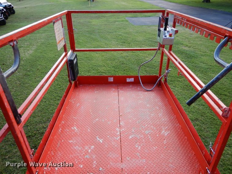 image for item DH3602 Sky Jack SJ6826RT boom lift