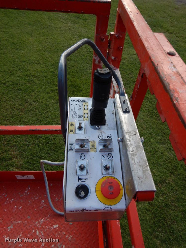 image for item DH3602 Sky Jack SJ6826RT boom lift