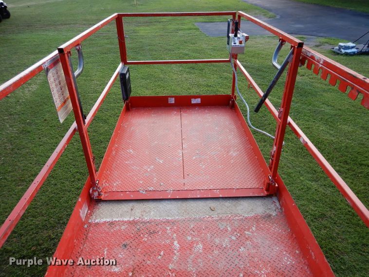 image for item DH3602 Sky Jack SJ6826RT boom lift